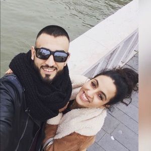 Meet your Posher, Hayat